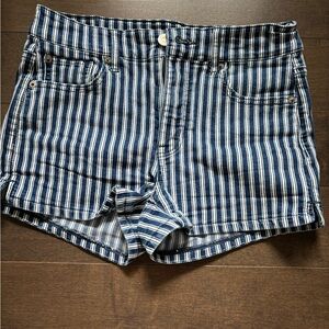 AMERICAN EAGLE HIGH RISE STRIPY SHORTS
